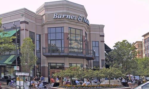 Bethesda Row, A small park in front of the Barnes & Noble b…