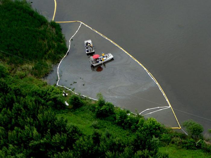 Submerged Oil Recovery from Kalamazoo River