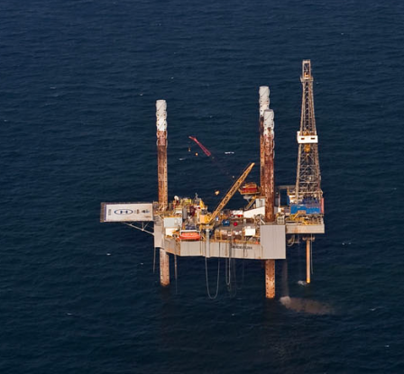 Oil and gas offshore well platform photo