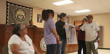 EPA provides mine cleanup info to Navajo community